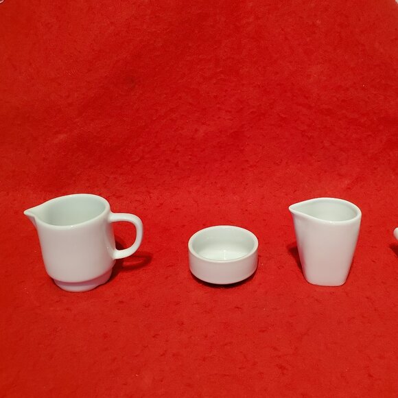 4PC White Mini Pourers, Containers, Creamers FOH, Buffalo, Cameo, Arcoroc - MINT - Picture 2 of 8